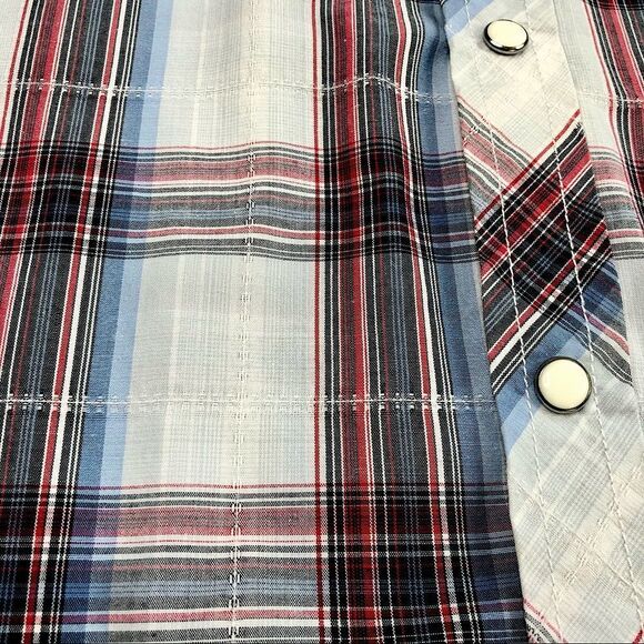Coastal Plaid Red White and Blue Button Snap Shirt sz M - Picture 4 of 9